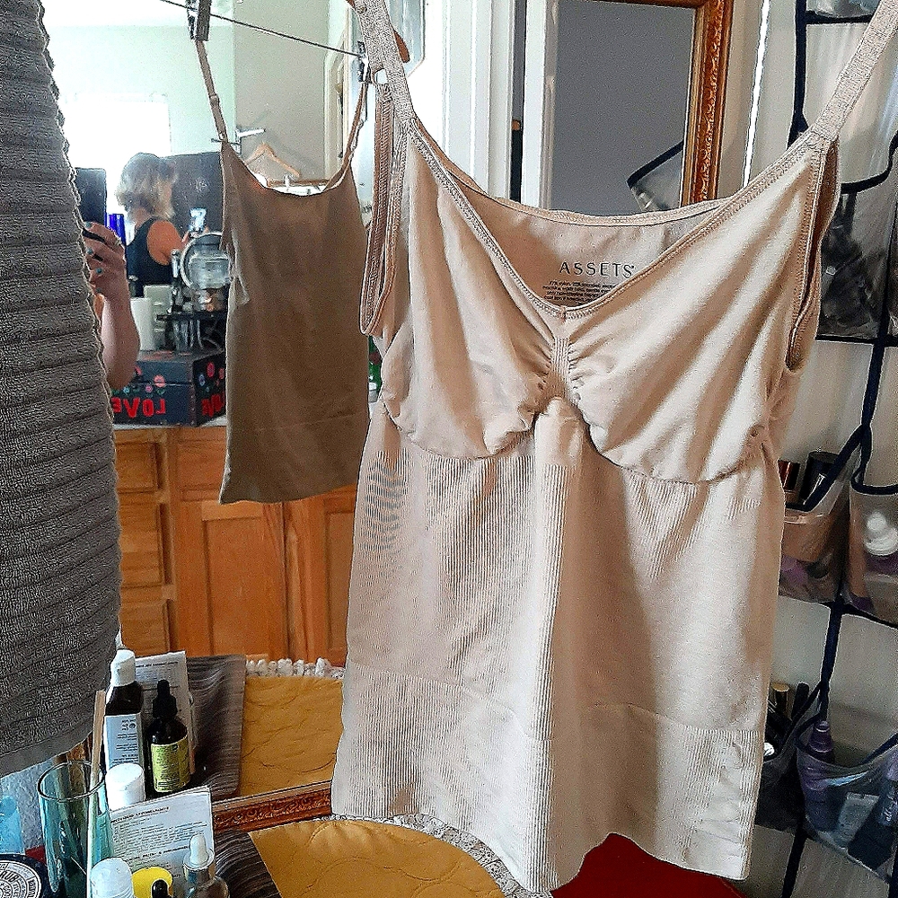 Under Wear - Picture 2 of 4